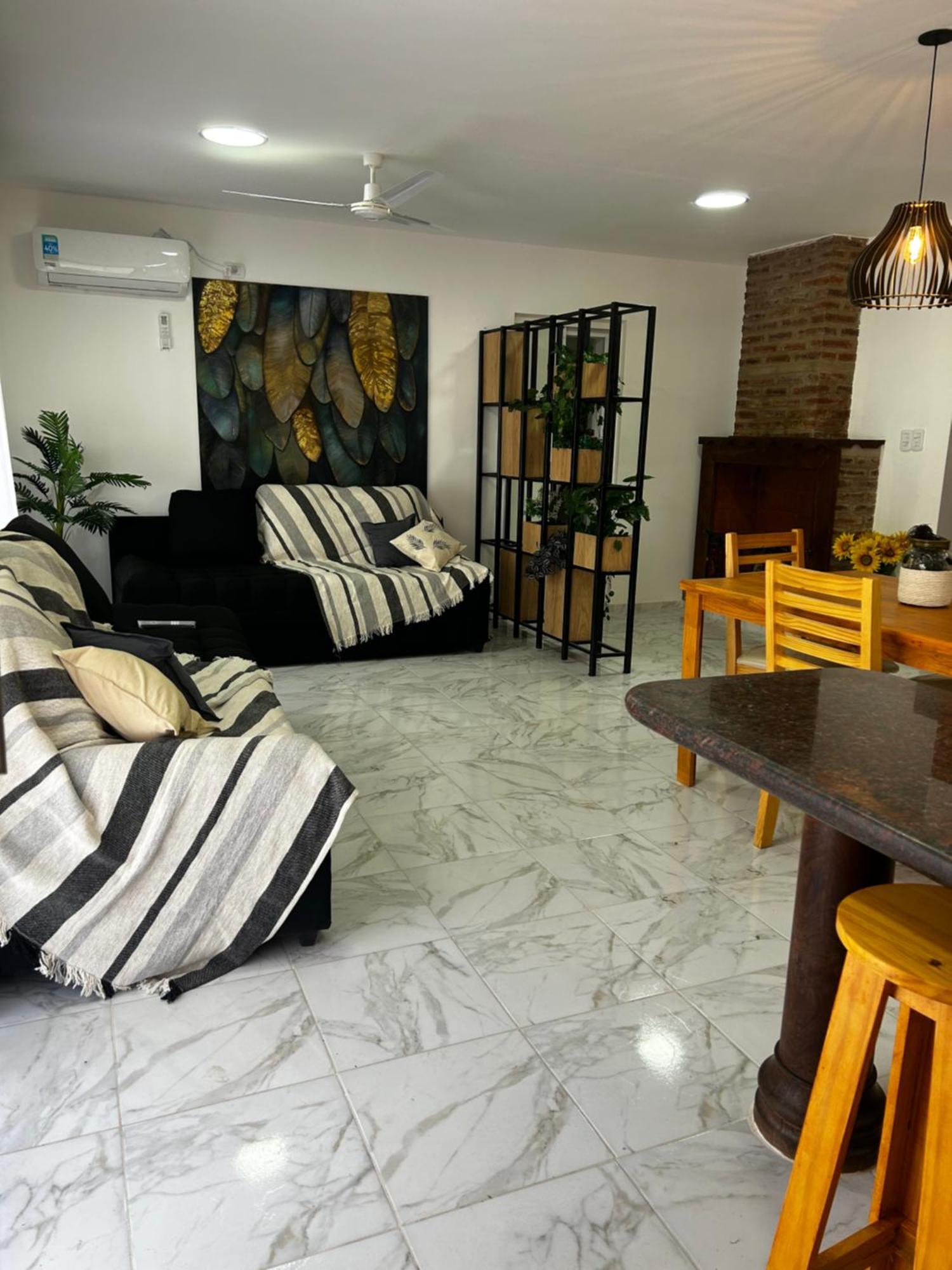 De La Torre Maria Apartment *
